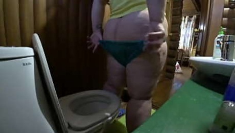 Hidden Camera In The Toilet Spying Mature BBW With Big Booty Panties Homemade Pee Fetish